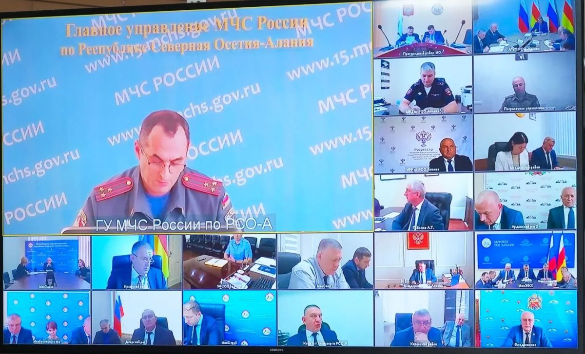 Глава РСО – Алания Сергей Меняйло провел еженедельное аппаратное совещание Глава РСО – Алания Сергей Меняйло провел еженедельное аппаратное совещание