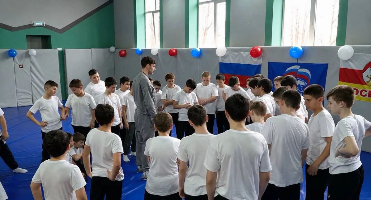 Более 1,5 тысячи ребят в Северной Осетии уже занимаются спортивной борьбой благодаря проекту «Борьба в школы» Более 1,5 тысячи ребят в Северной Осетии уже занимаются спортивной борьбой благодаря проекту «Борьба в школы»