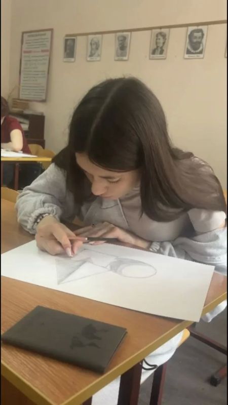 В Северо-Кавказском строительном техникуме проходят вступительные испытания для абитуриентов, поступающих на «Дизайн» и «Архитектуру» В Северо-Кавказском строительном техникуме проходят вступительные испытания для абитуриентов, поступающих на «Дизайн» и «Архитектуру»