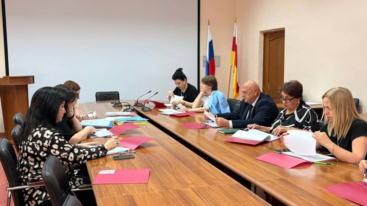В Минтруде утвердили доплаты к пенсиям для бывших государственных и муниципальных служащих В Минтруде утвердили доплаты к пенсиям для бывших государственных и муниципальных служащих