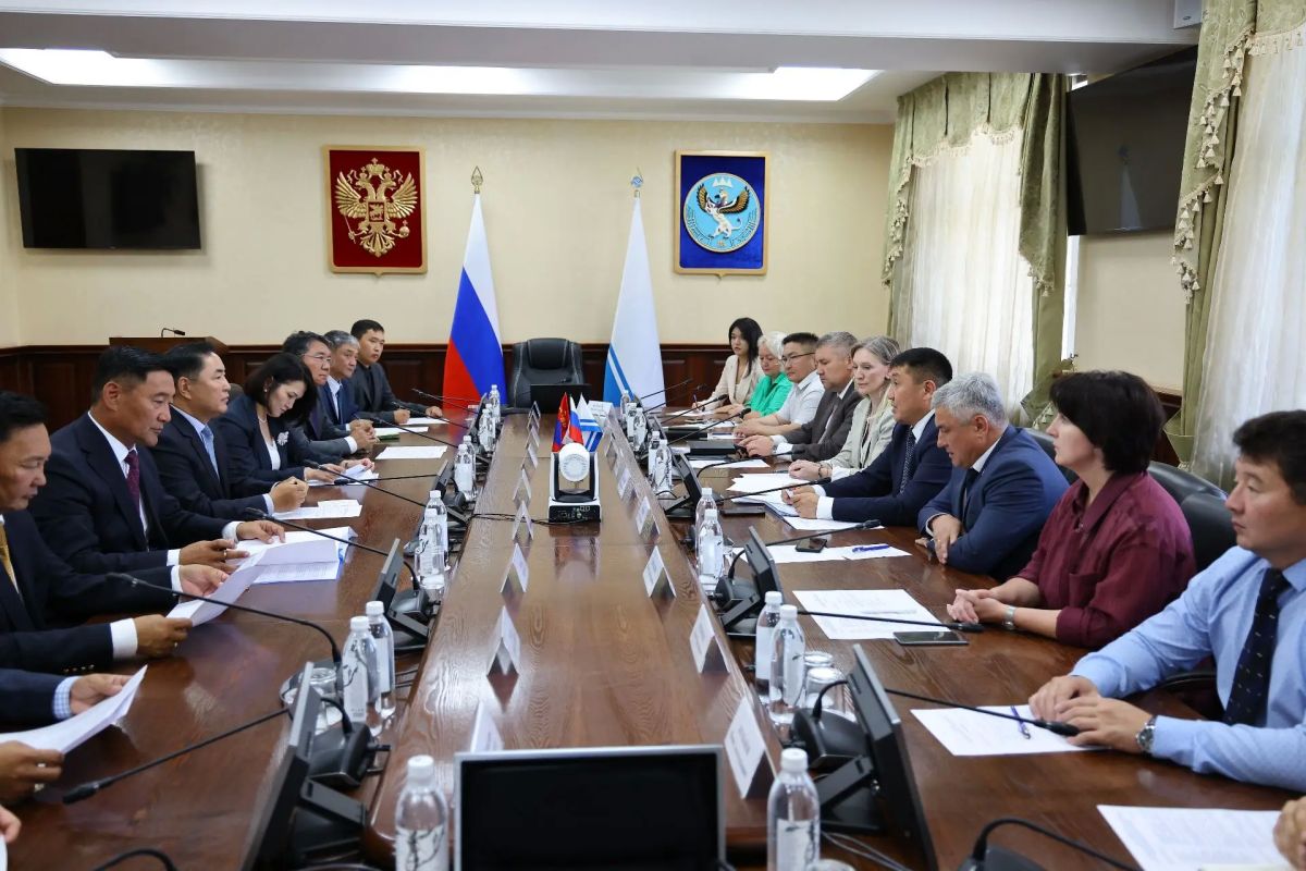 Республику Алтай с визитом посетила делегация Монголии Республику Алтай с визитом посетила делегация Монголии