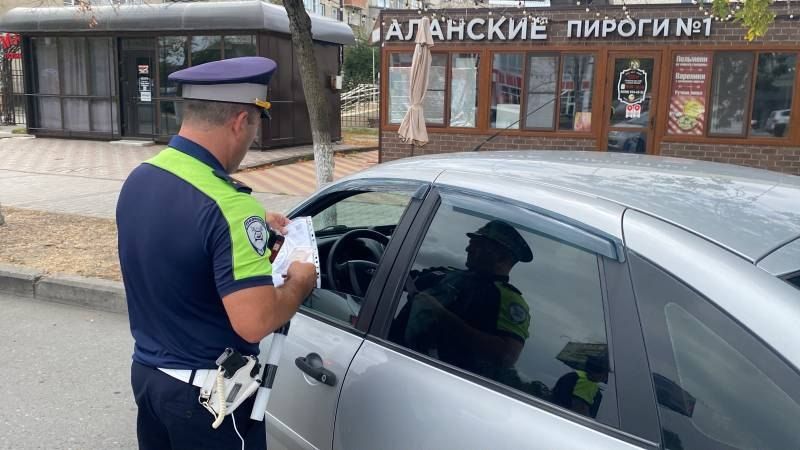 Моздокские автоинспекторы в ходе рейда выявили 21 нарушение с полисами ОСАГО Моздокские автоинспекторы в ходе рейда выявили 21 нарушение с полисами ОСАГО