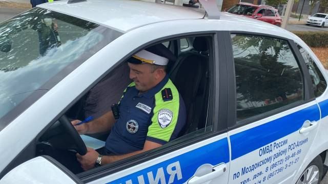 Моздокские автоинспекторы в ходе рейда выявили 21 нарушение с полисами ОСАГО Моздокские автоинспекторы в ходе рейда выявили 21 нарушение с полисами ОСАГО