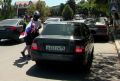В Северной Осетии моздокские автоинспекторы, молодогвардейцы и байкеры поздравили жителей с Днем Государственного флага