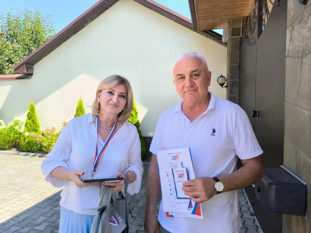 Хотим познакомить вас с командой УИК №250 — и здесь, кажется, собрался настоящий маленький творческий коллектив! Хотим познакомить вас с командой УИК №250 — и здесь, кажется, собрался настоящий маленький творческий коллектив!