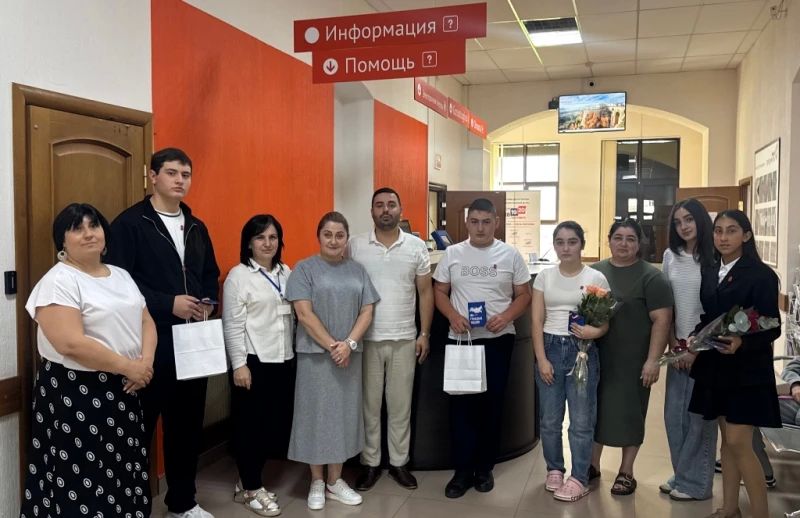 Представитель Общественного совета ОВД Алагирского района Северной Осетии принял участие в торжественной церемонии вручения паспортов в рамках всероссийской акции "Мы - граждане России" Представитель Общественного совета ОВД Алагирского района Северной Осетии принял участие в торжественной церемонии вручения паспортов в рамках всероссийской акции "Мы - граждане России"