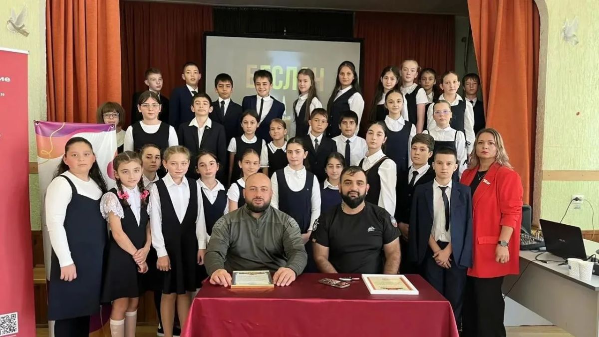 В школах Владикавказа прошли мероприятия, приуроченные ко Дню солидарности в борьбе с терроризмом В школах Владикавказа прошли мероприятия, приуроченные ко Дню солидарности в борьбе с терроризмом