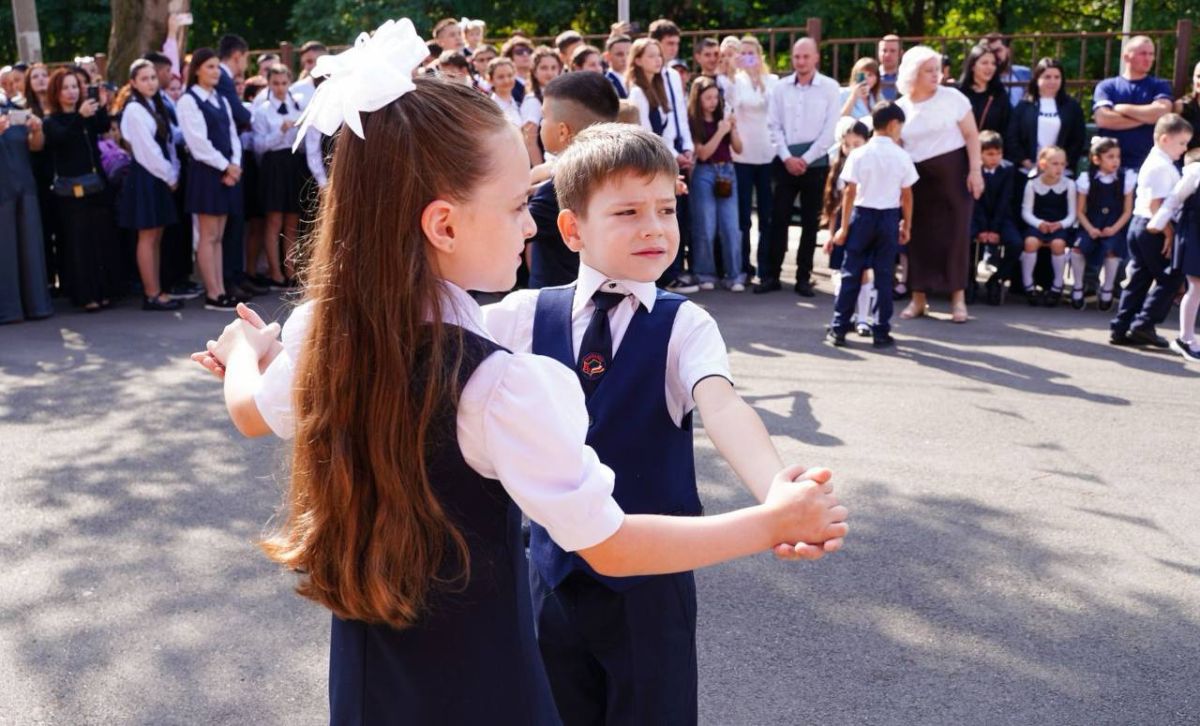 Сергей Меняйло: Сегодня в школах республики начинается новый учебный год Сергей Меняйло: Сегодня в школах республики начинается новый учебный год