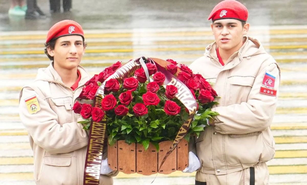 В Северной Осетии почтили память погибших при сходе ледника Колка В Северной Осетии почтили память погибших при сходе ледника Колка
